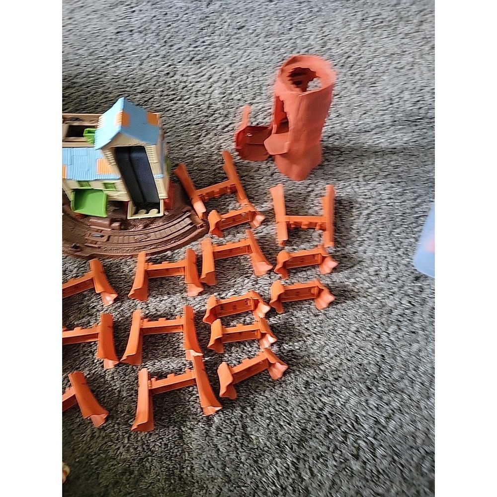THOMAS and FRIENDS TRACKMASTER ZIP, ZOOM & LOGGING ADVENTURE Parts - Picture 2 of 5